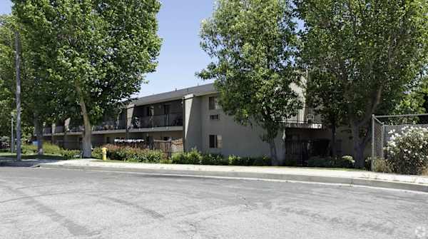 Cinnamon Ridge Apts property